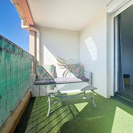 Cosy Studio, A/c, Terrace, Near & Center 公寓 *